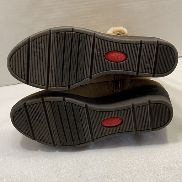 Anne Klein Sport Size 8 leather and faux fur lining - Picture 5 of 9